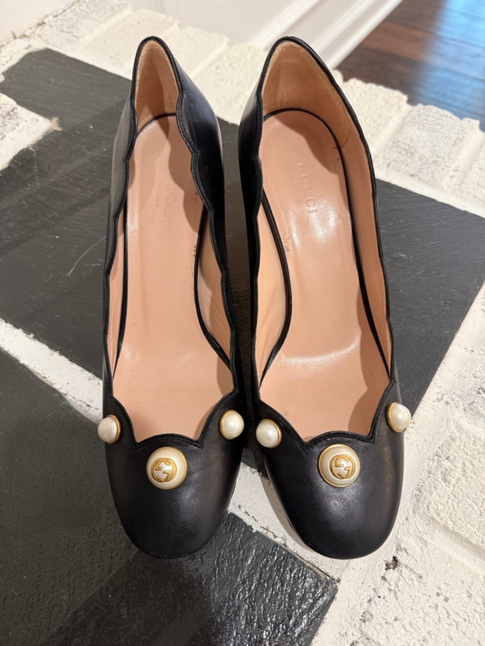 Gucci Black Leather Pumps with Pearl and Gold GG Accents